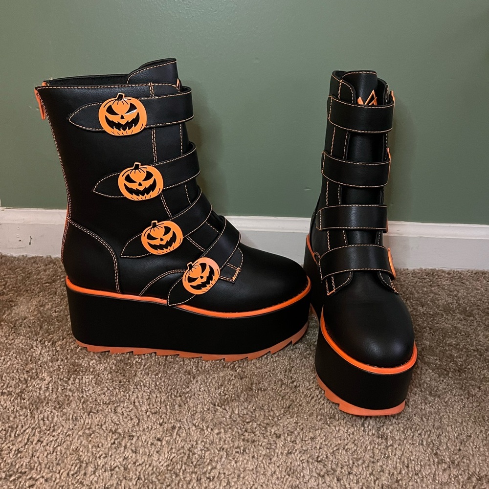 YRU Shoes Karma Jack-o-Lantern size 8